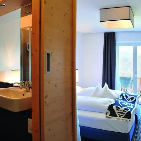 Hotel The Vista Bresanona